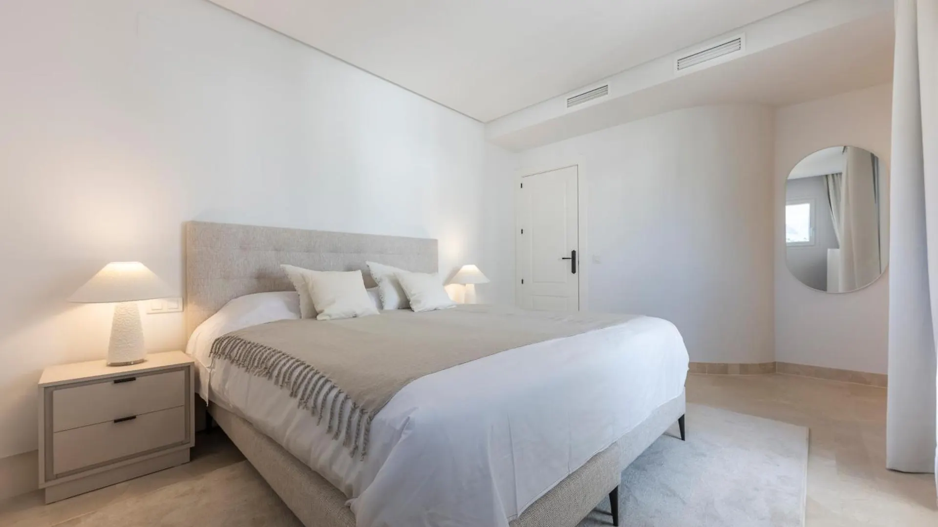 Elegant Duplex Penthouse With Sea And Mountain Views Apartment Marbella