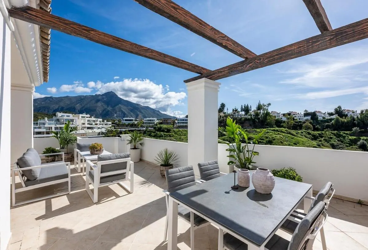 Elegant Duplex Penthouse With Sea And Mountain Views Apartment Marbella