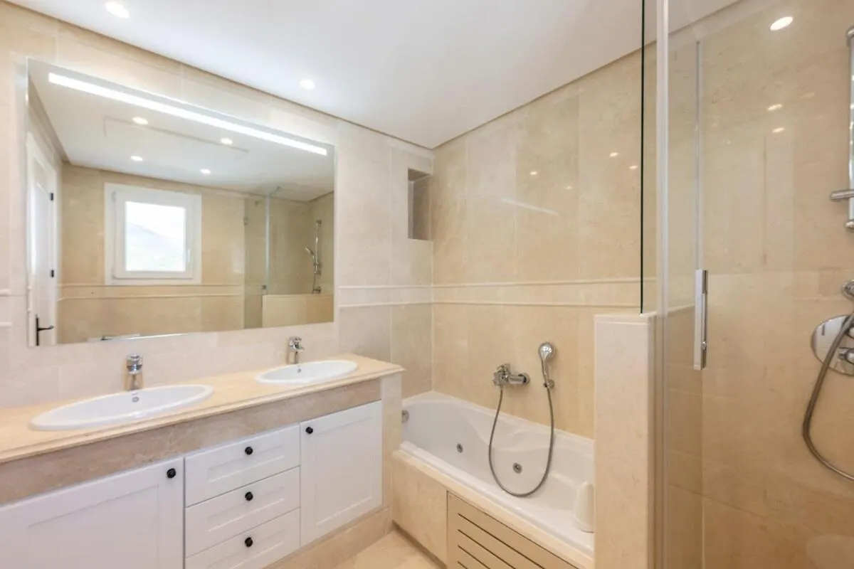 Elegant Duplex Penthouse With Sea And Mountain Views Apartment Marbella 0*,