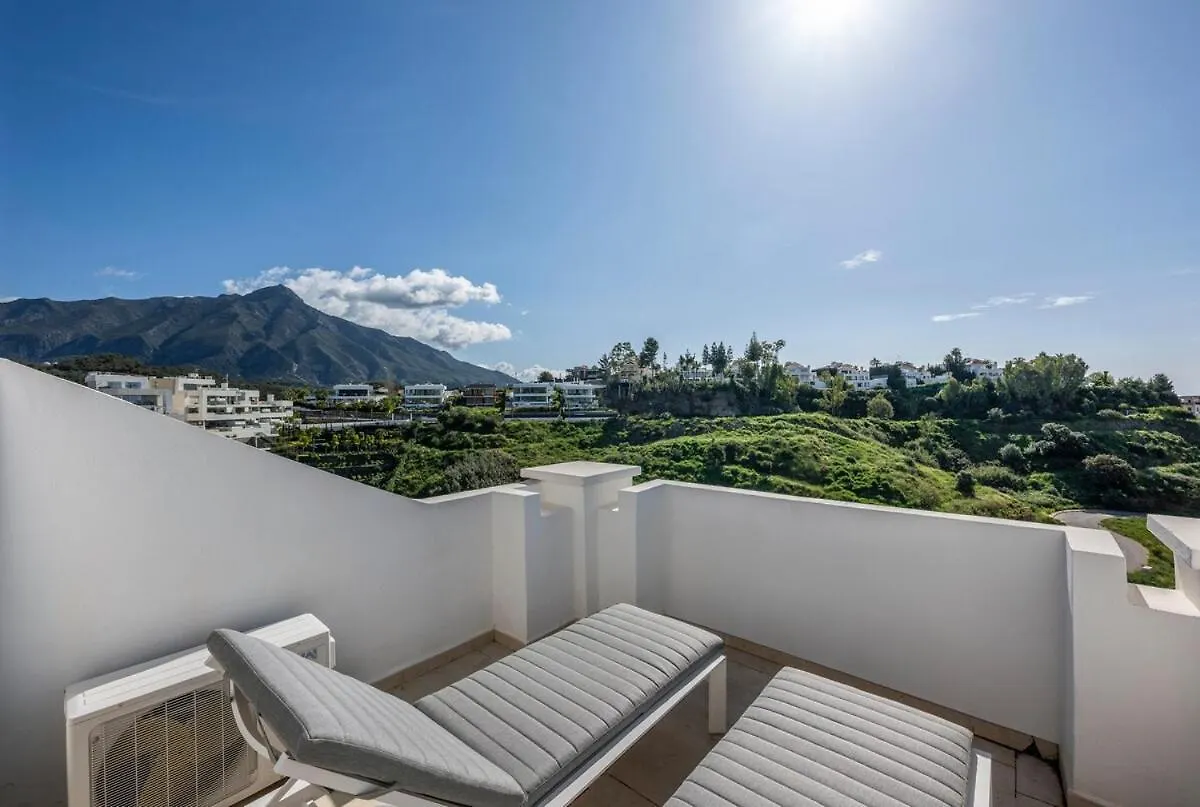 Elegant Duplex Penthouse With Sea And Mountain Views Apartment Marbella